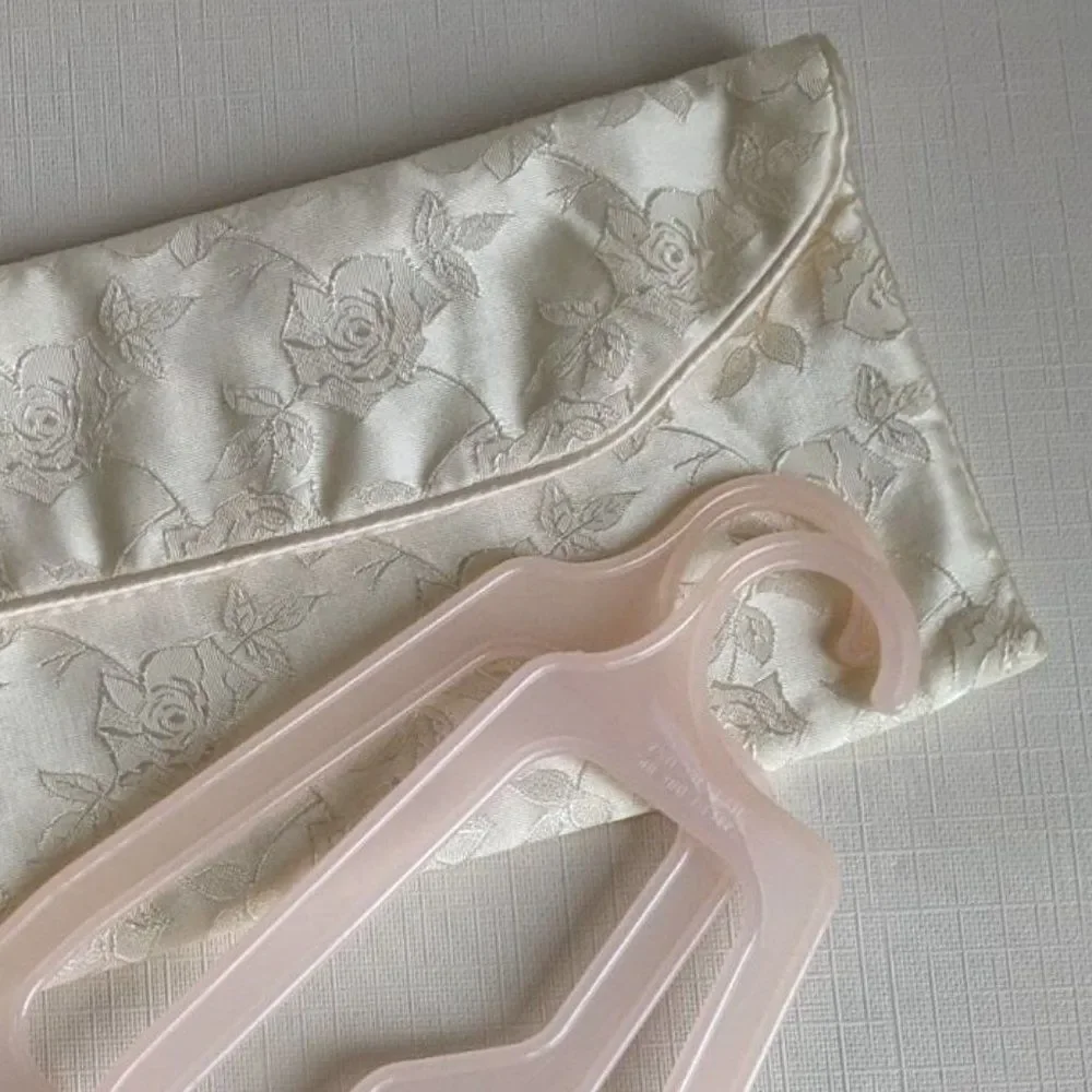 Left/Right Plastic Gloves Keeper & Case Set Cream Bag Envelope Style